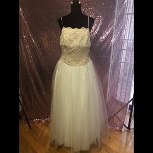 David’s Bridal Prom / Sweet 16 / Quinceanera Dress